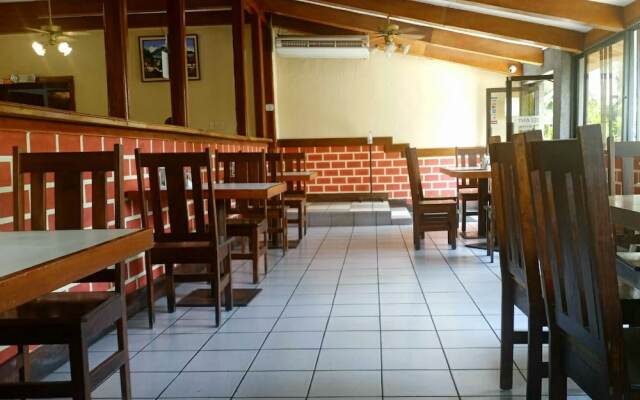 Hotel La Colonia