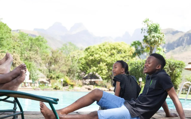 Cathedral Peak Hotel