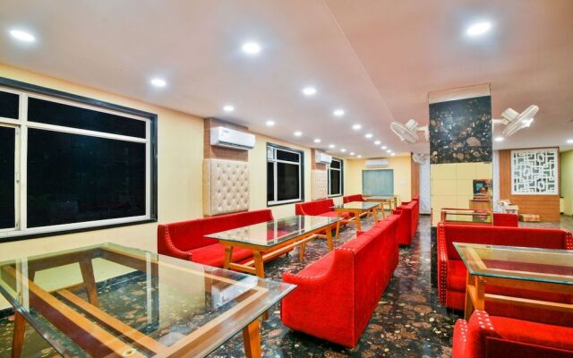 Capital O 39418 Hotel Harsh Deep
