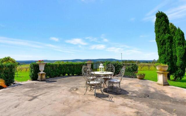 Blueberry Hill Vineyard Studio Rose Room