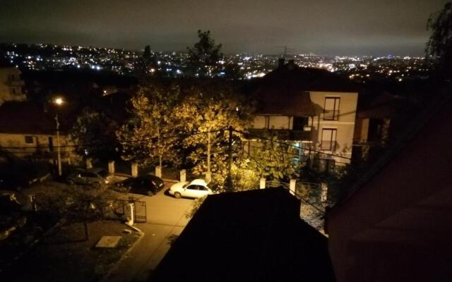 Hostel Apartments  Rooms Lug Mdl