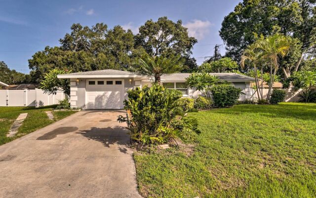 Peaceful Venice Villa w/ Patio - 2 Miles to Beach!