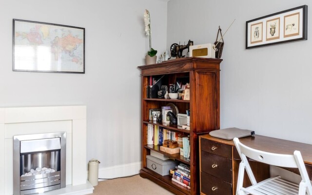Elegant 2 Br Apartment in W/Garden, Fits 6