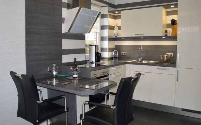 Ferienwohnung-307-mit-seitlichem-Meerblick