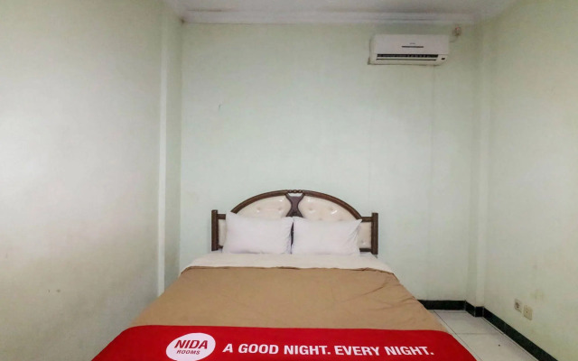 OYO 512 Ndalem Mantrijeron Hotel