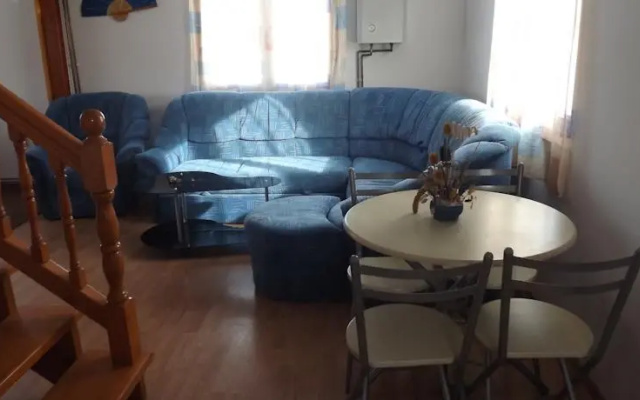 Hanga Guesthouse