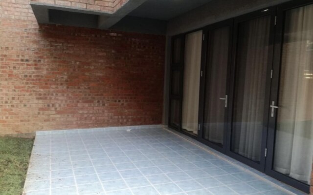 Inviting Stylish 3-bed House With Community Spaces