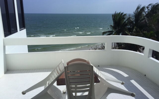 Nern Chalet Beachfront Hotel
