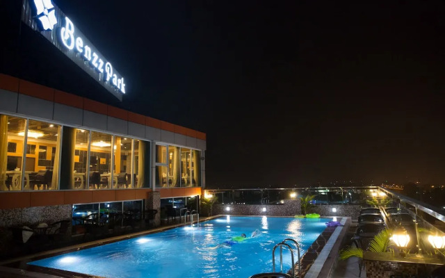 Hotel Benzz Park Vellore