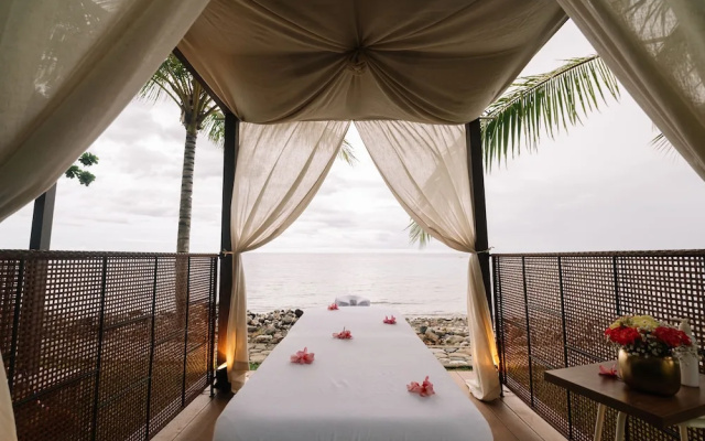Nouveau Resort