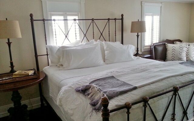 Plantation House Bed & Breakfast