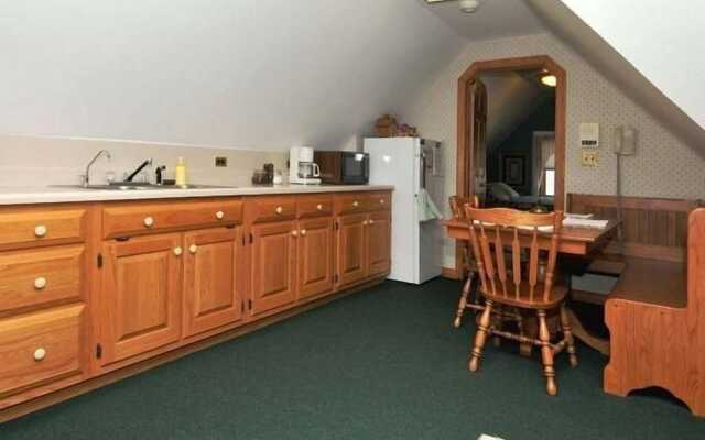 Victorian Loft B & B