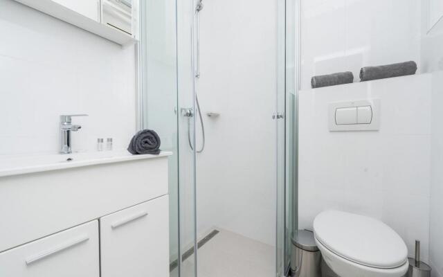 Luxurious Villa in Debeljak with Swimming Pool