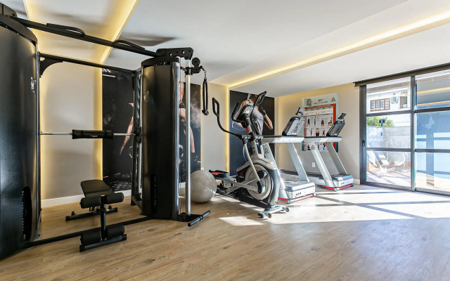 Apto completo c/ churrasq e piscina Jurerê JPR201