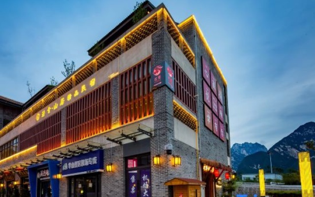 Huaqi Ruosu Mountain House (Huashan Scenic Area Visitor Center) — 3-star hotel in Weinan