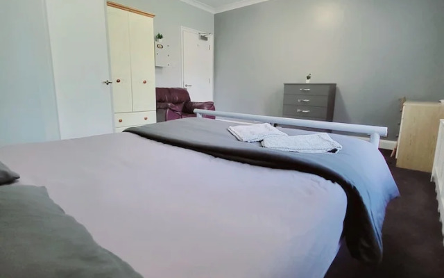 Silver Road Deluxe Retreat in Norwich