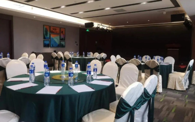 Hampton by Hilton Qingyuan Fengcheng