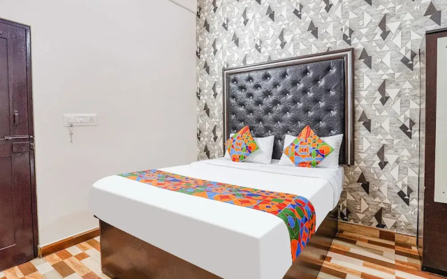 Pavithraa Deluxe Suites by OYO Rooms