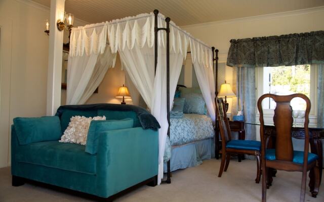 Monarch Cove Inn