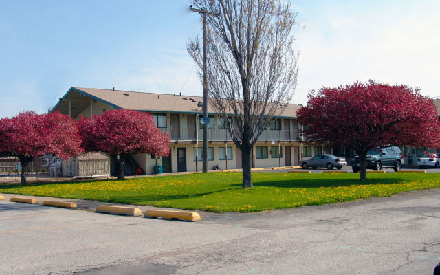 Quad City Inn