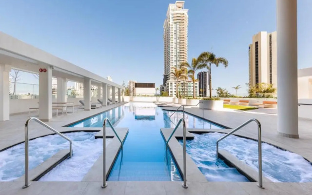 Sky High Luxury - 59th Floor at Ocean
