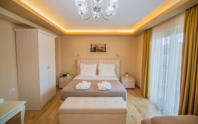 Christis Hotel Borova