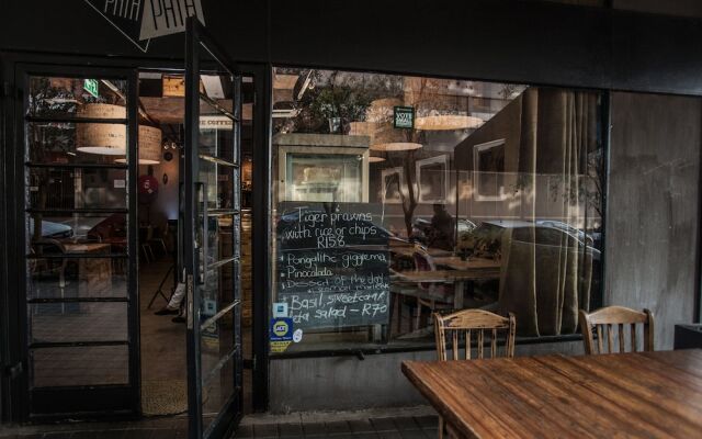 12 Decades Art Hotel