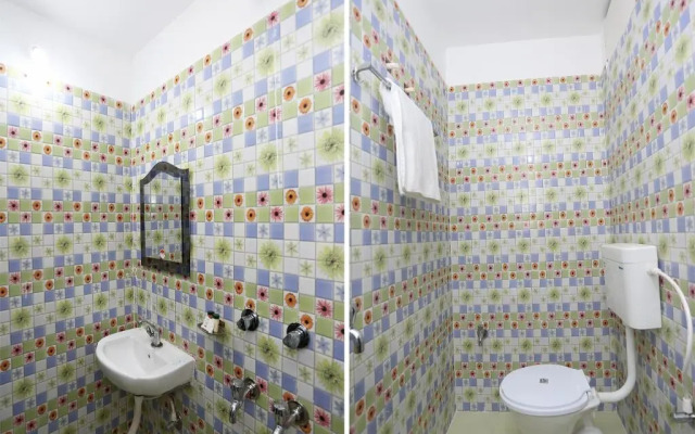 Hotel Blue Moon By OYO Rooms