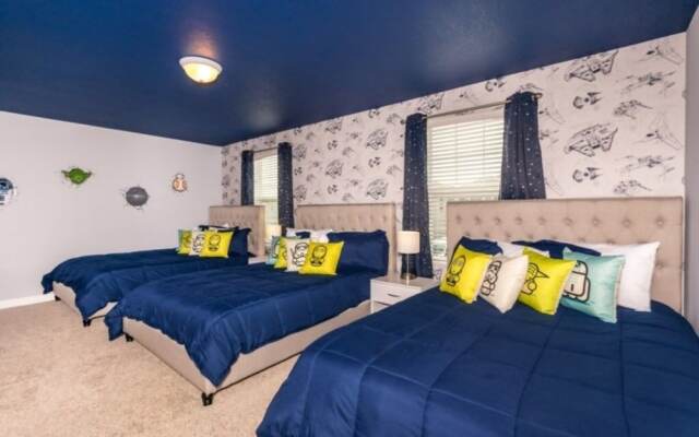 9076hs 8 Bedroom Villa by Redawning