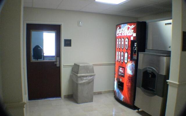 Budget Host Inn & Suites