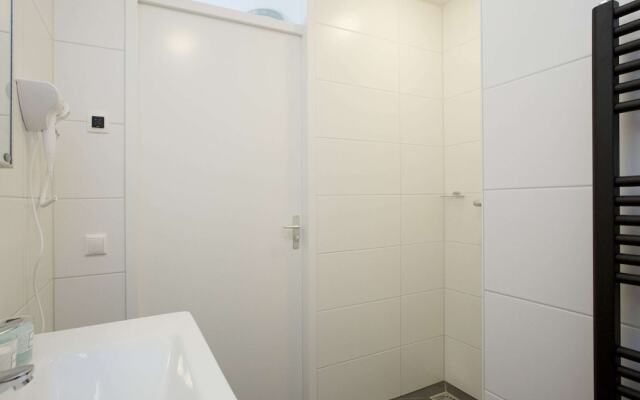 Attractive Bungalow with Covered Terrace near Veluwe