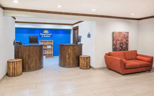 Days Inn by Wyndham Osage Beach Lake of the Ozarks