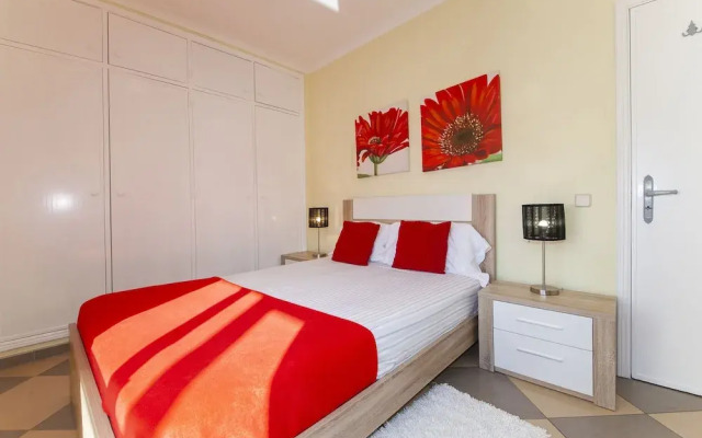 B17 - The Stunning Seaview Apartment
