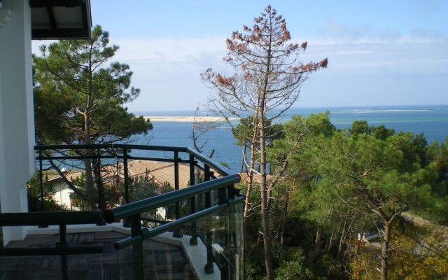 Apartment Next to Europe's Highest Dune, in Pilat
