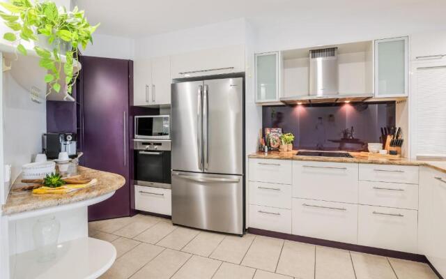 Azure Vista - 3 Bedroom Unit - Ocean Views