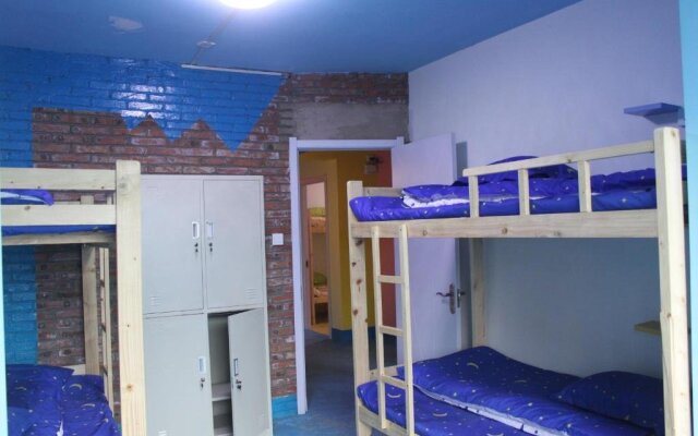 Huakai Shijian Youth Hostel