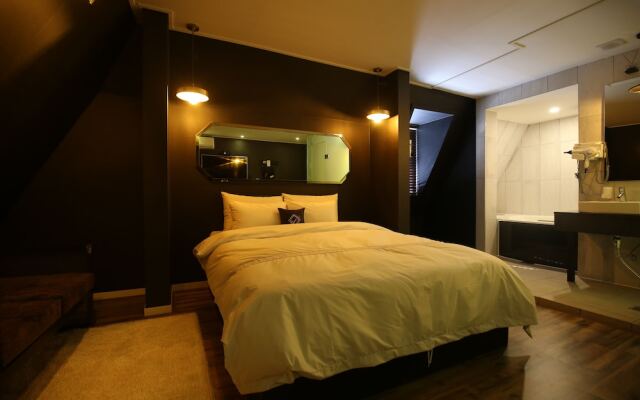 Cheongju Luce Hotel