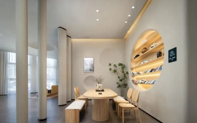 Atour Hotel Taizhou Jiaojiang Xueyuan Road