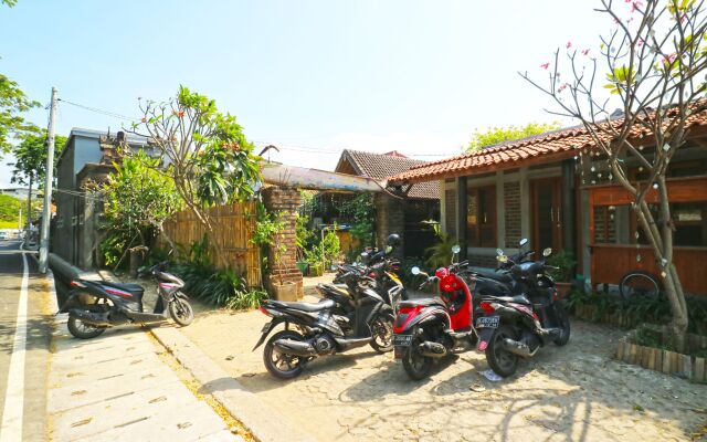 Indopurejoy House - Komala Indah Cottages - Hostel