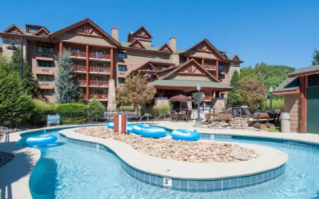 Bearskin Lodge on the River