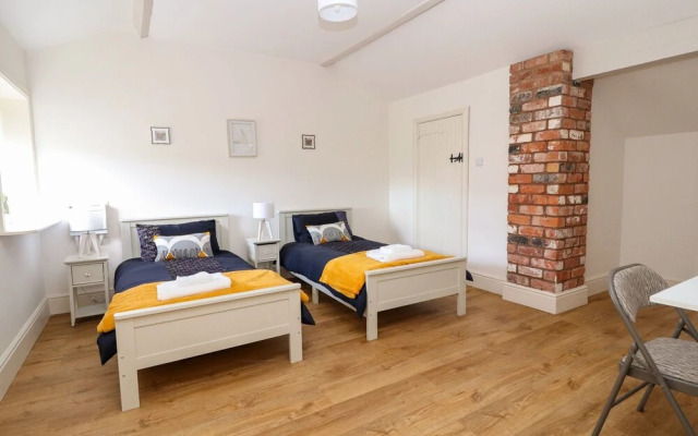 Commonwood Cottage