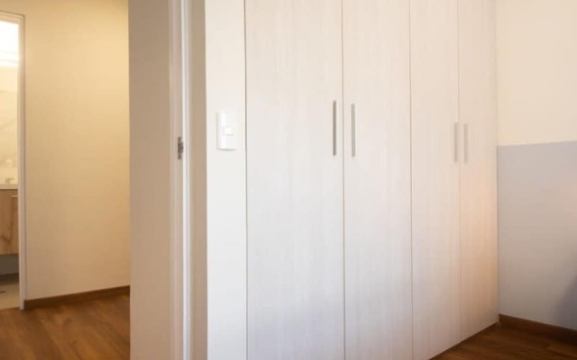 w Spotless 2BR With Balcony in Miraflores