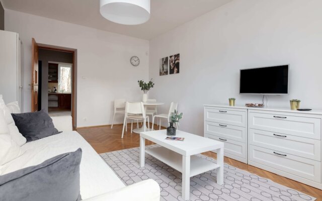 Saska Kepa Modern Apartment