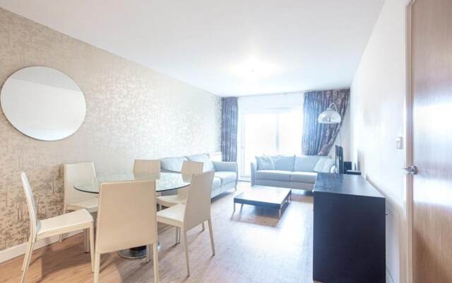 Excellent 2-bed Apartment in Colindale, London