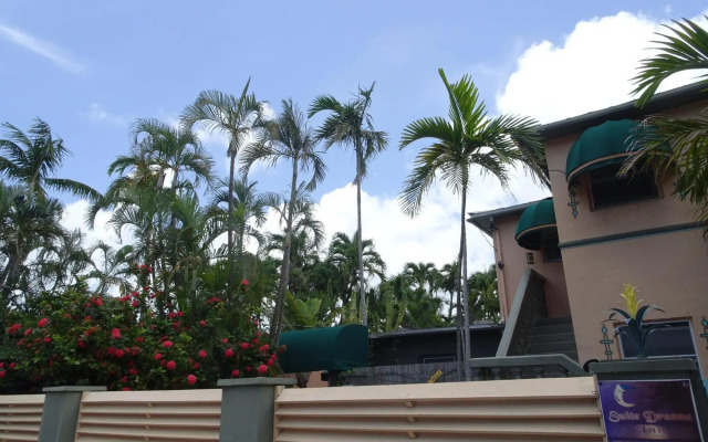 Suite Dreams Inn by the Beach
