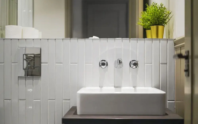 2 Bed Lux Apartments near Central London FREE WIFI by City Stay Aparts London