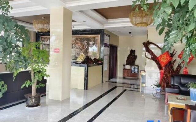 Zhuyuan Village Business Hotel