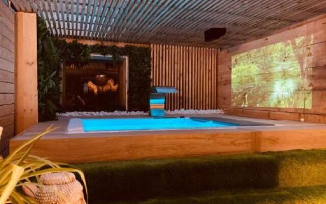 Zrooms Suites