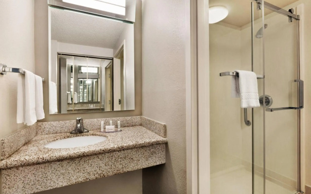 Courtyard by Marriott Tulsa Central