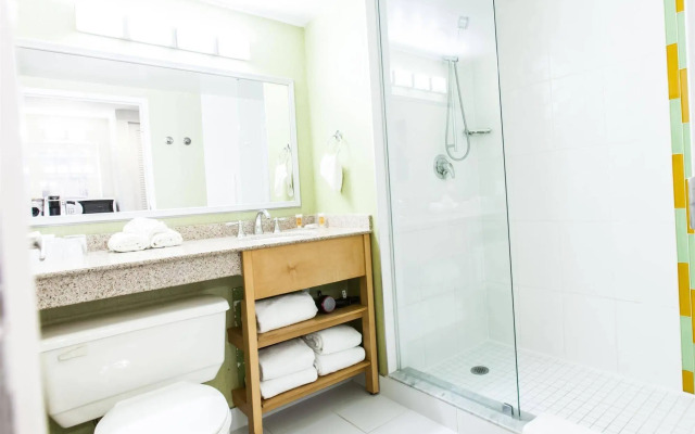 Best Western Premier Toronto Airport Carlingview Hotel